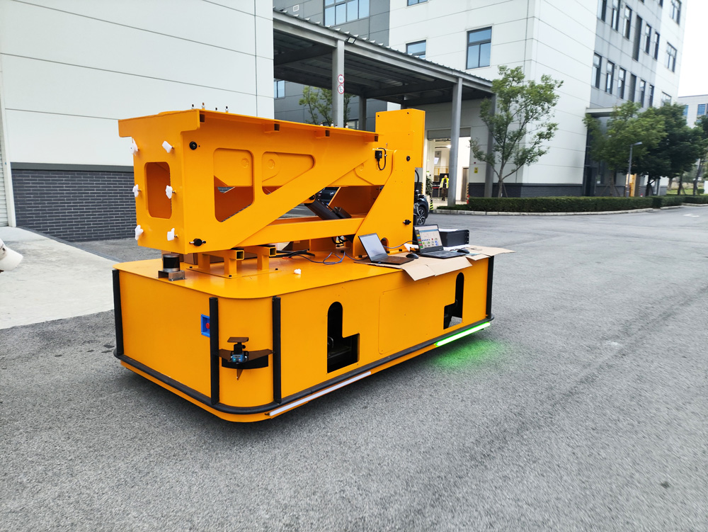 高速鐵路隧道專用3D激光導(dǎo)航AGV成功交付